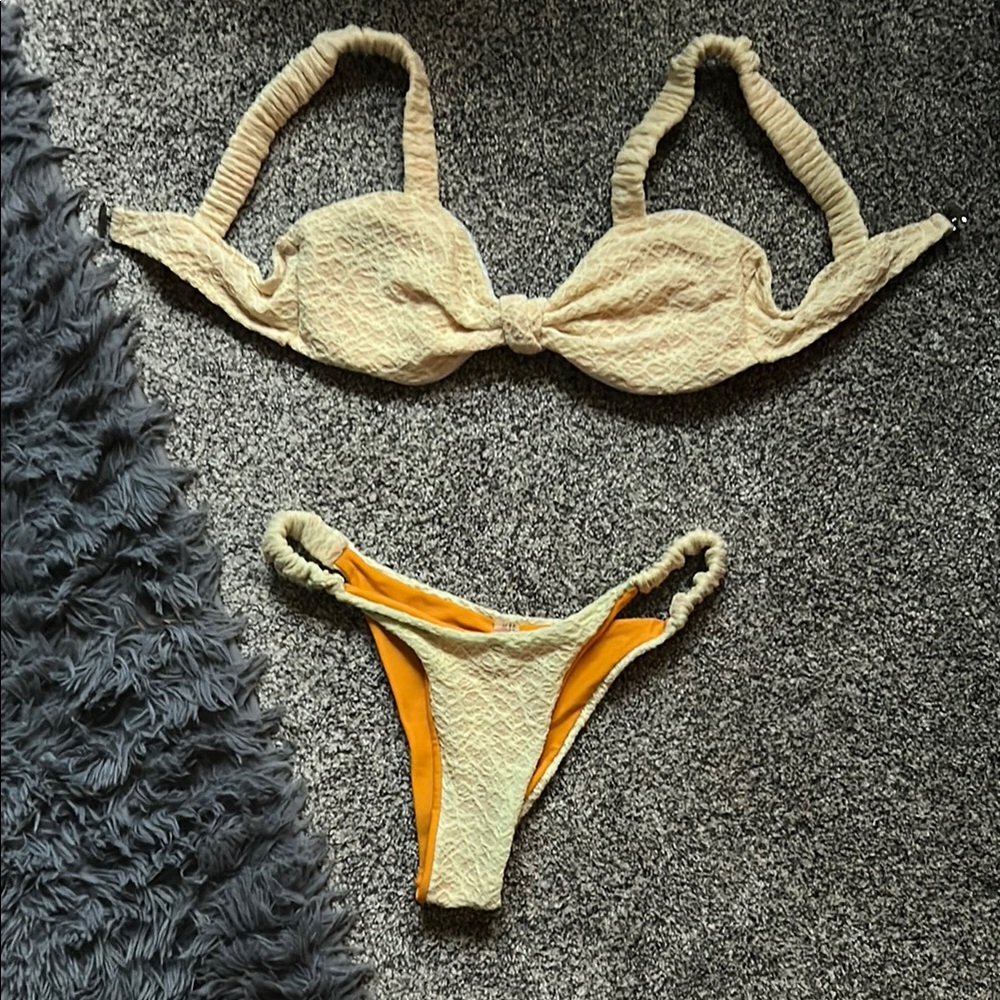 Textured light yellow SHEIN bikini set